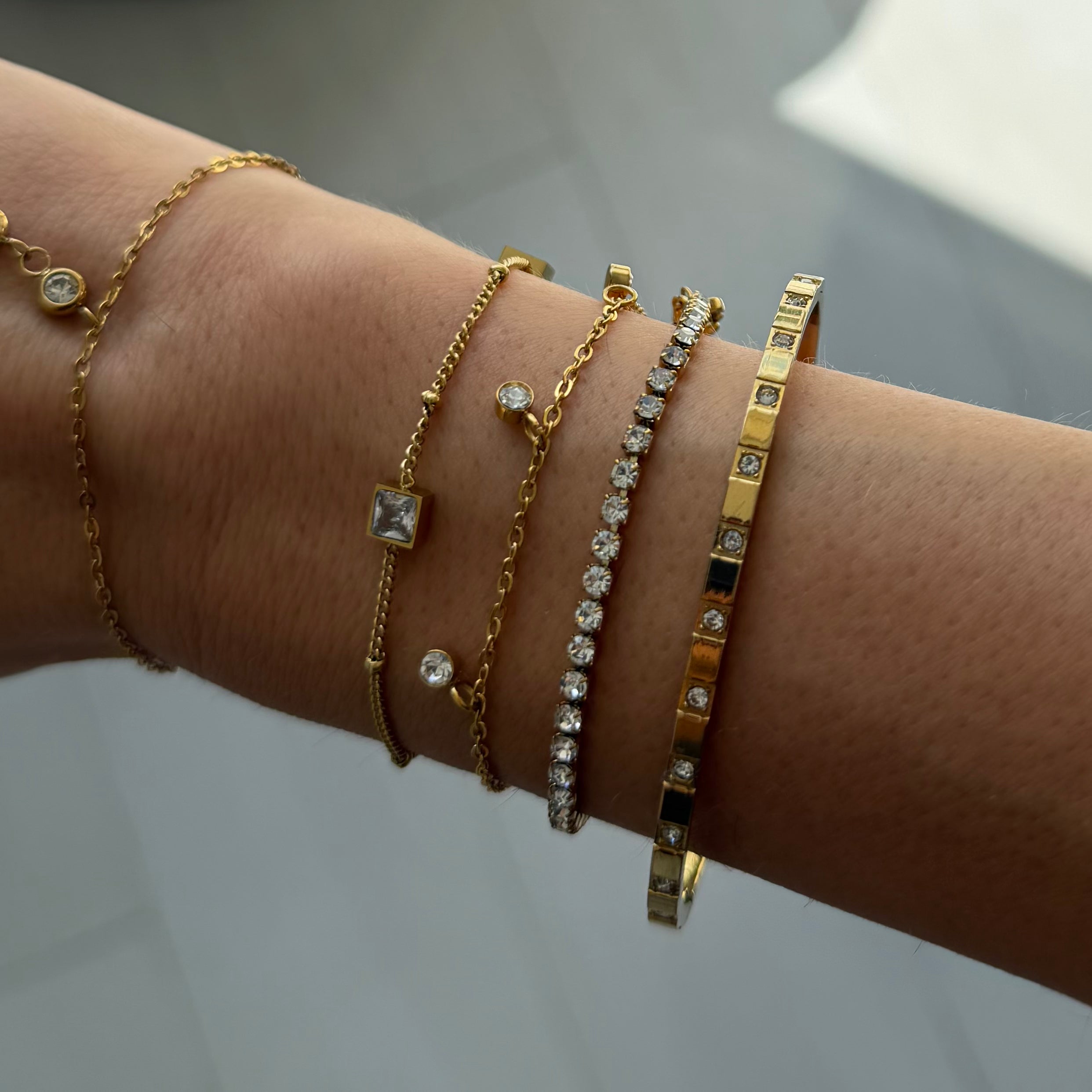 Halo Click Bangle